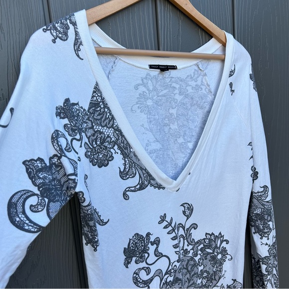 Truly Madly Deeply Long Sweatshirt Y2K Mid 2000s Era Sz Small Floral Long Sleeve - Picture 4 of 10